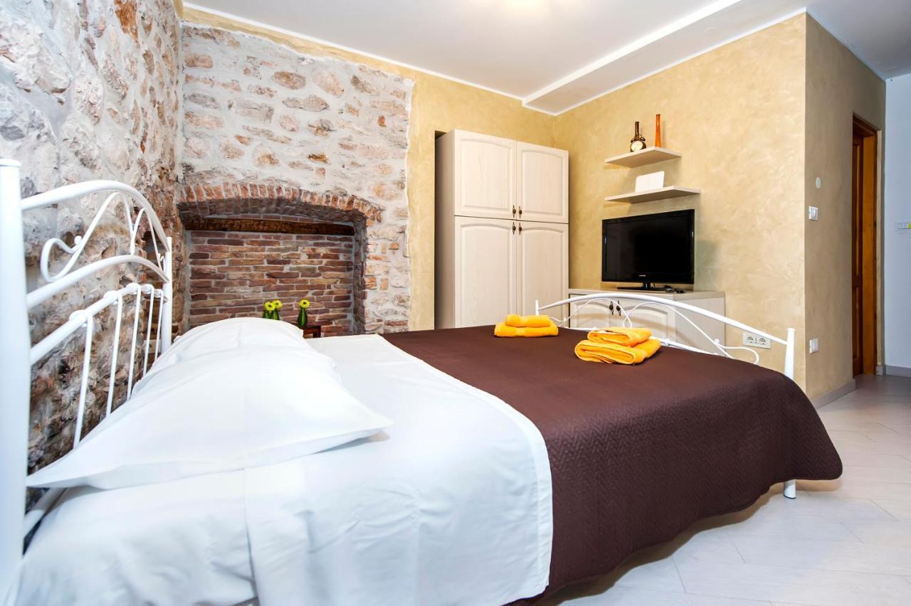 Studio Deamicis Of Downtown Rovigno Esterno foto